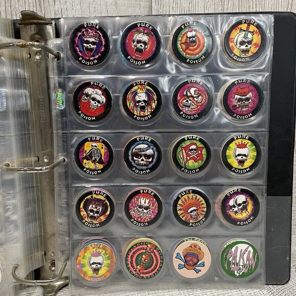 Original World Pog Federation Official Collector's Album, How To Card & 379 Pogs - Picture 12 of 13